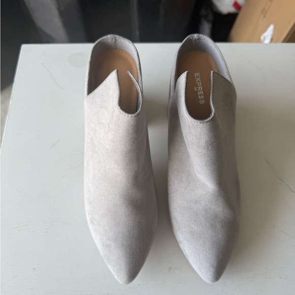 Express Gray Mules with Pointed Toe and Suede Finish - Picture 1 of 4